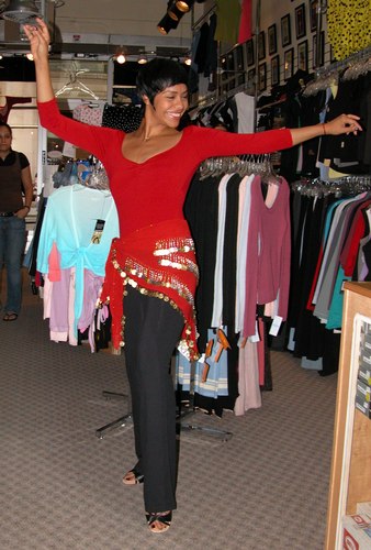 Onstagedancewear com On Stage Dancewear provides a large selection of custom-made dancewear such as leotards, unitards, tights, leggings, dance dresses, dance pants, dance shoes, ballet slippers, tap shoes, jazz shoes, modern dance shoes, dance sneakers and gymnastics shoes. On Stage Dancewear is your one stop shop for all your dance outfit needs.